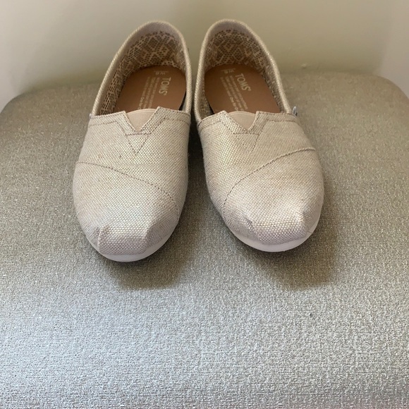 Shoes - Picture 2 of 4